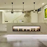 Howard House Bed & Breakfast