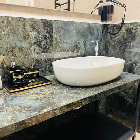 Howard House 4* イムディーナ