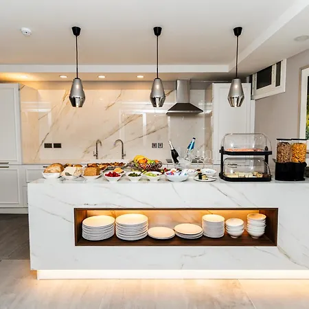 Howard House イムディーナ