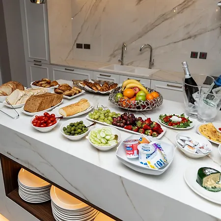 Bed and Breakfast Howard House 4*