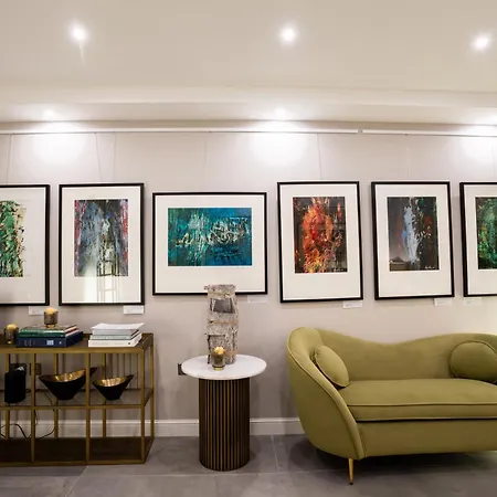 Couette-café Howard House 4*