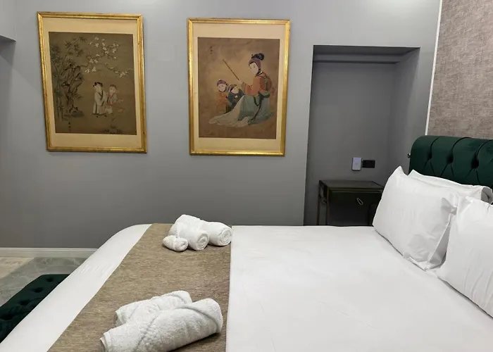 Bed and Breakfast Howard House 4*