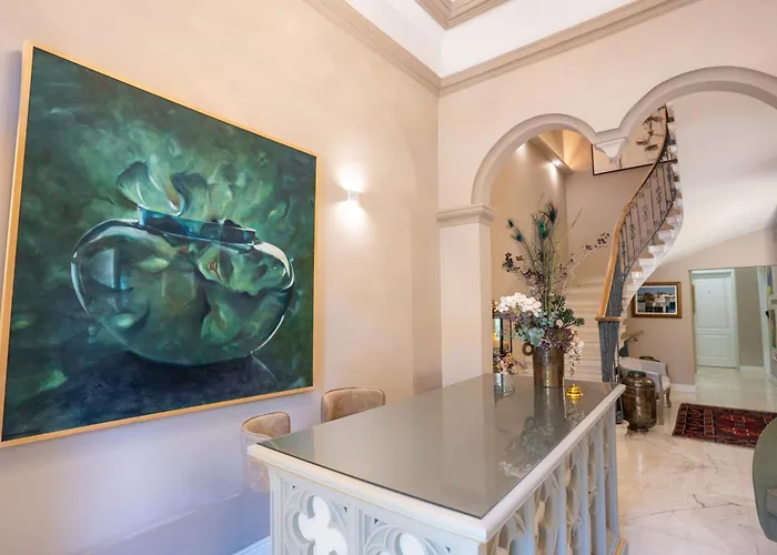 Howard House Bed & Breakfast 4*