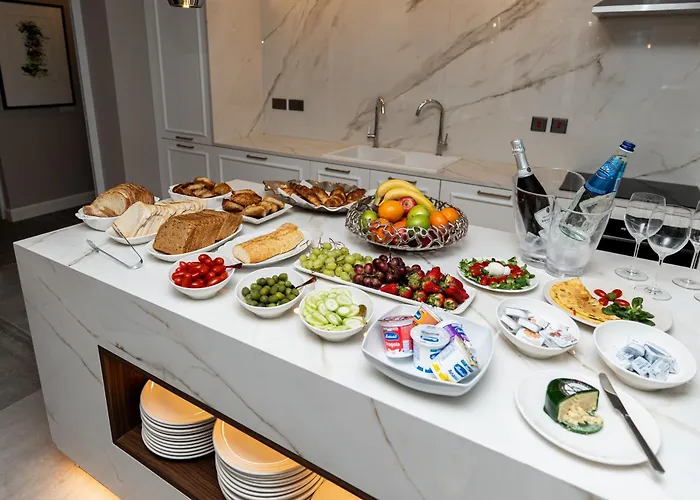 Bed & Breakfast Howard House 4*