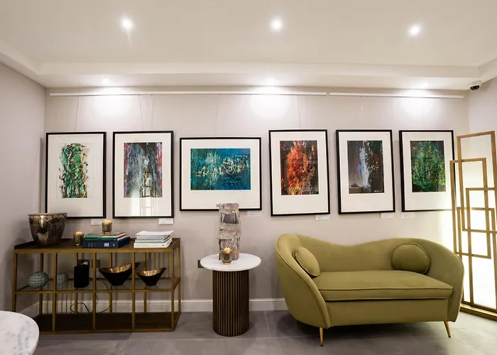 Bed & Breakfast Howard House 4*