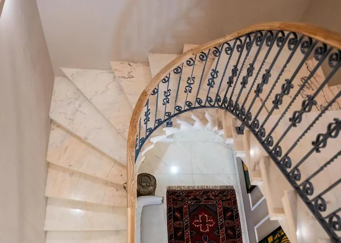 Bed and Breakfast Howard House 4*